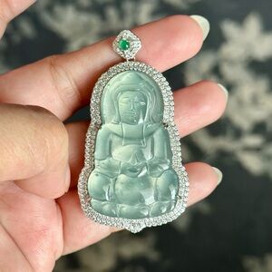 Natural Jade Jadeite Oil Green Buddha Guanyin Necklace in 925 Silver